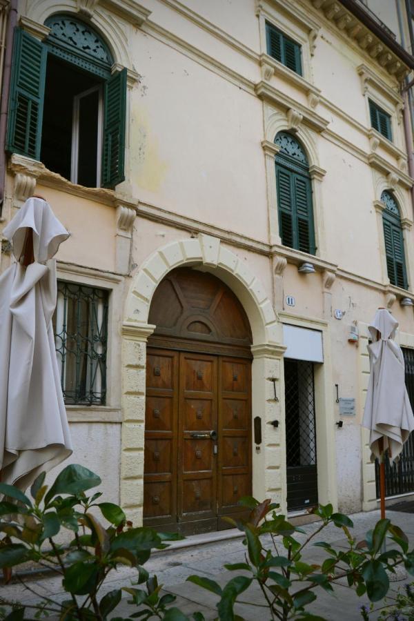 Gabrielli Rooms Et Apartments Sant Antonio Alloggio 4 M0230914084 베로나 외부 사진
