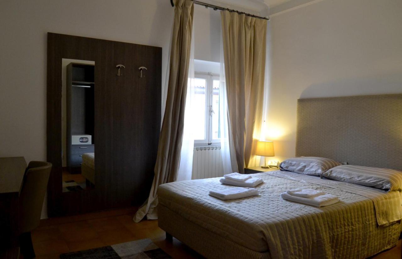 Gabrielli Rooms Et Apartments Sant Antonio Alloggio 4 M0230914084 베로나 외부 사진