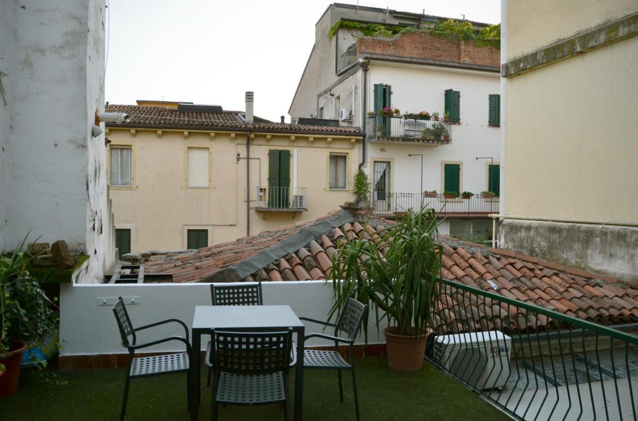 Gabrielli Rooms Et Apartments Sant Antonio Alloggio 4 M0230914084 베로나 외부 사진